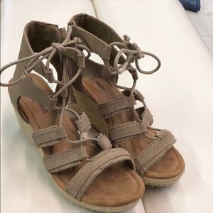 Minnetonka Lace Up Sandals